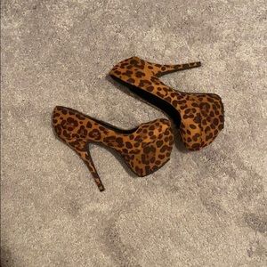 Platform heels |Cheetah print